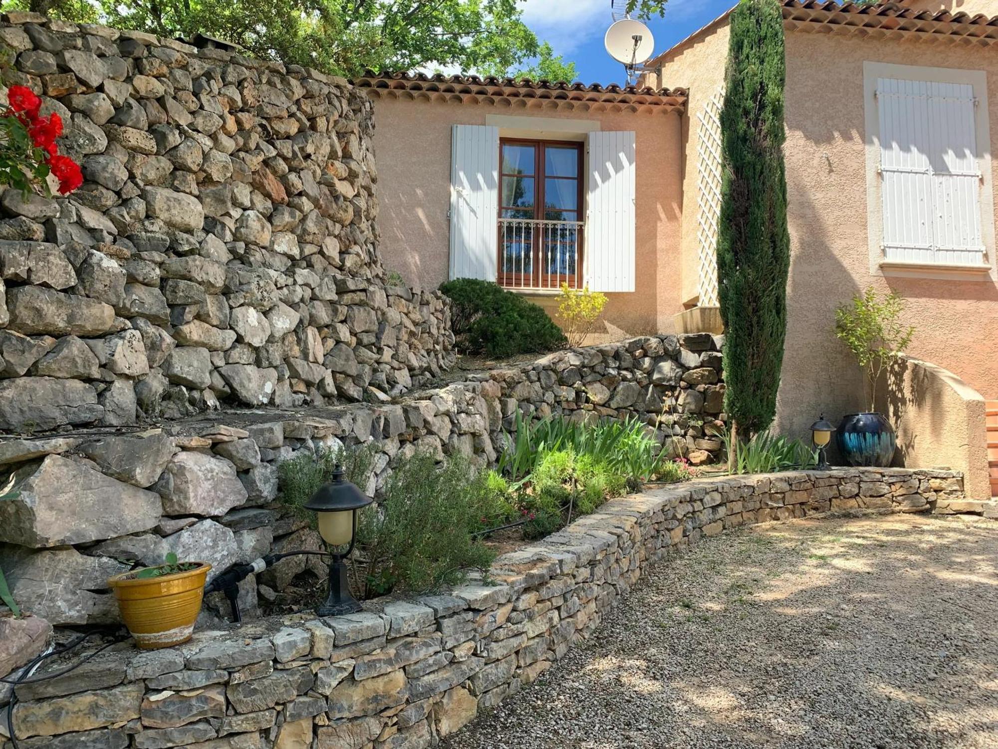 Villa Spacieuse Avec Piscine A Saint Maximin Exteriör bild